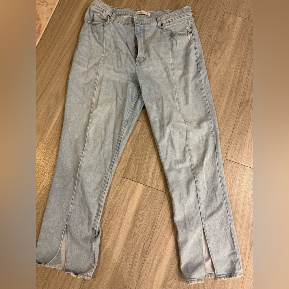 Curve Love Ultra High Rise The 90s Straight Jean Light with Vent Hem